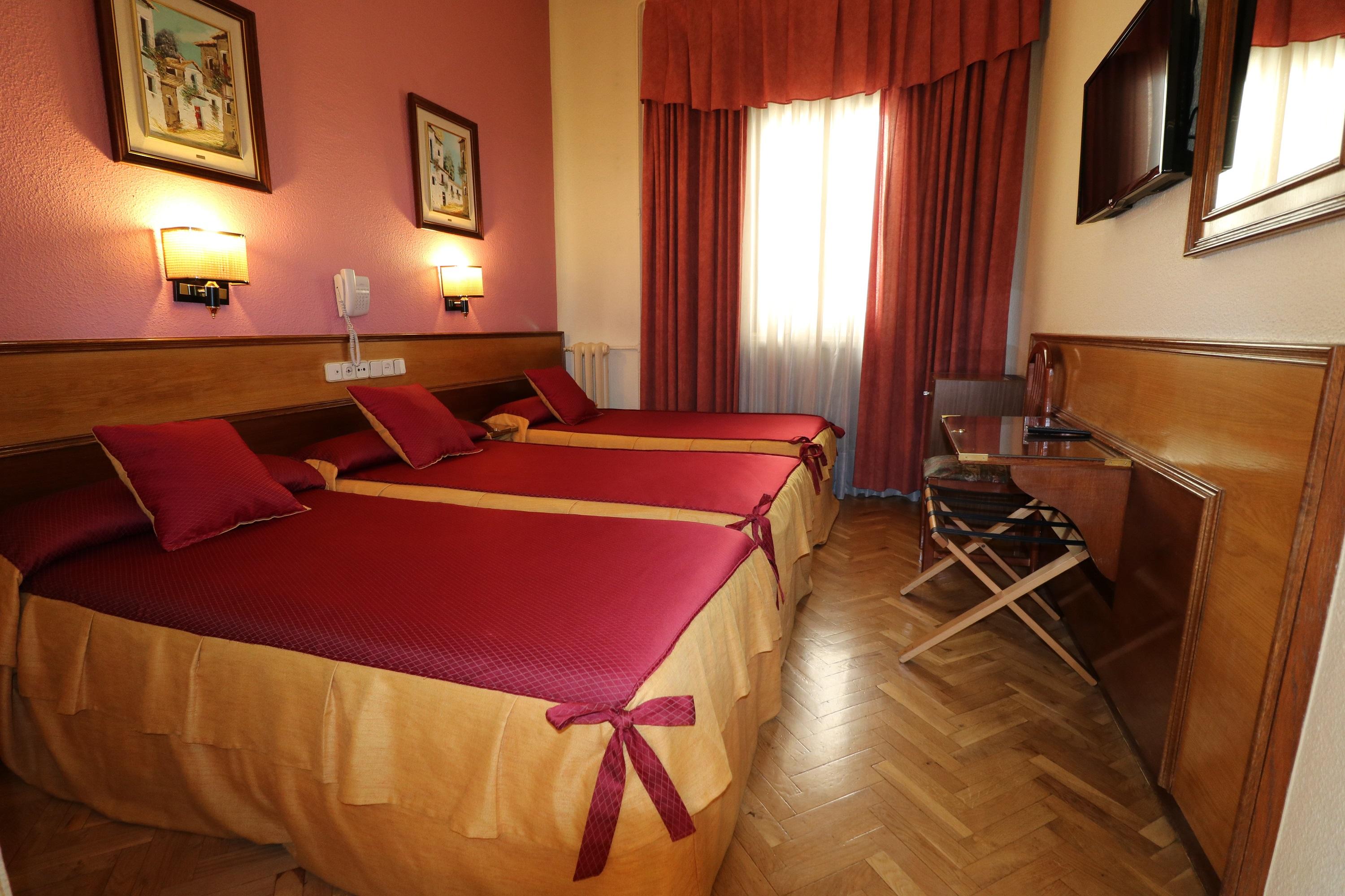 Hostal Hispano - Argentino Gran Via Madrid Ngoại thất bức ảnh