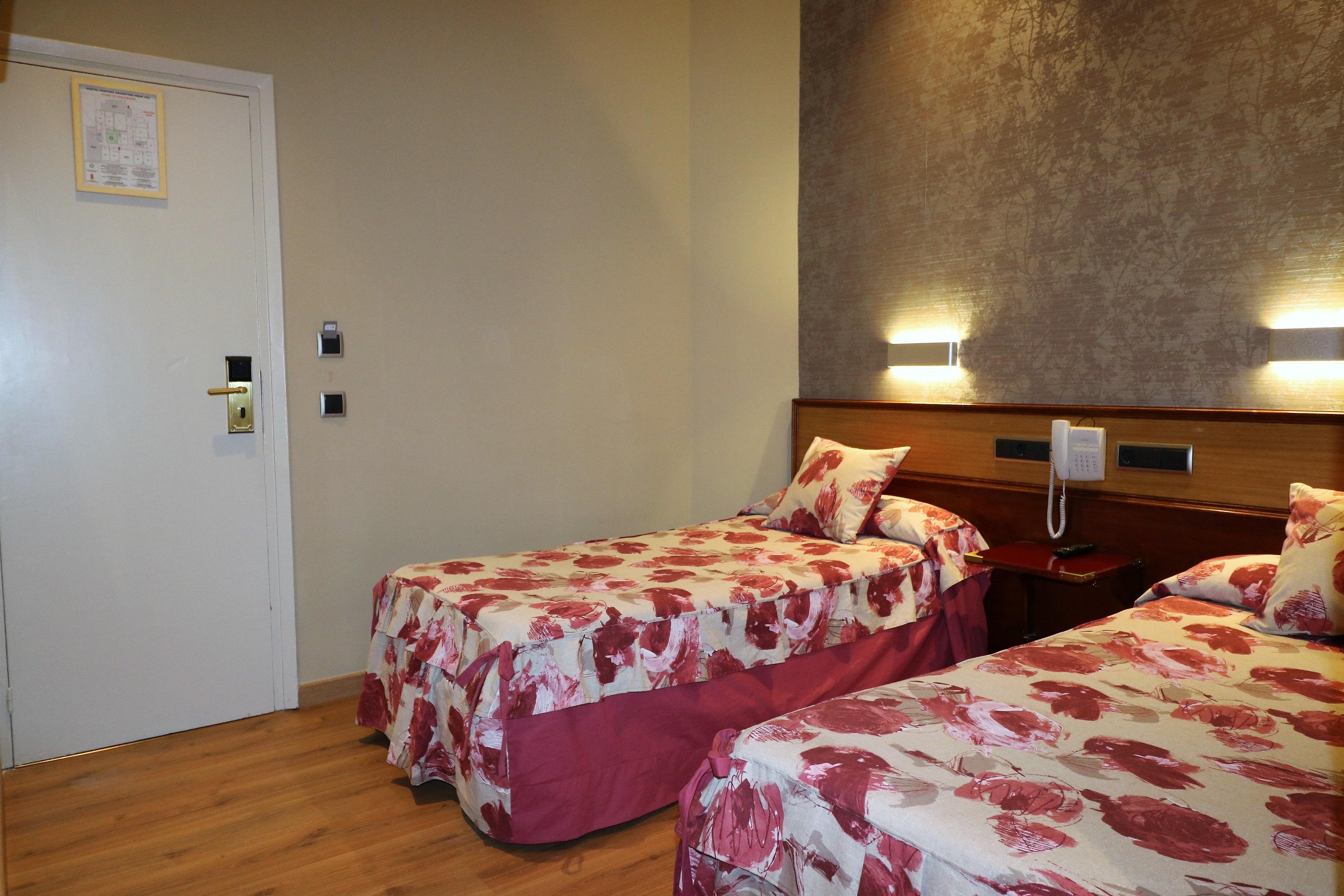 Hostal Hispano - Argentino Gran Via Madrid Ngoại thất bức ảnh