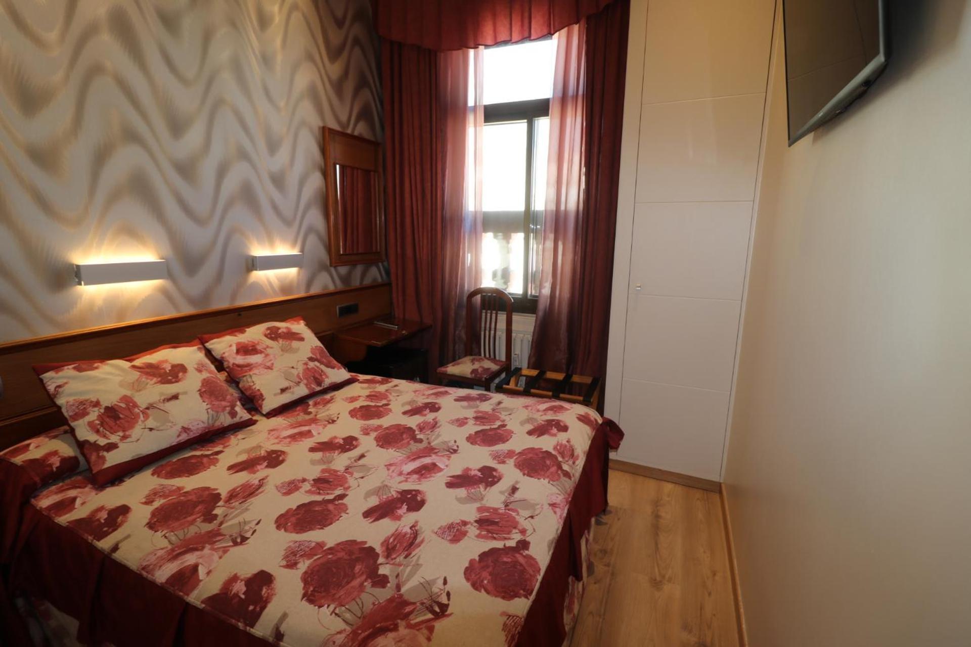 Hostal Hispano - Argentino Gran Via Madrid Ngoại thất bức ảnh