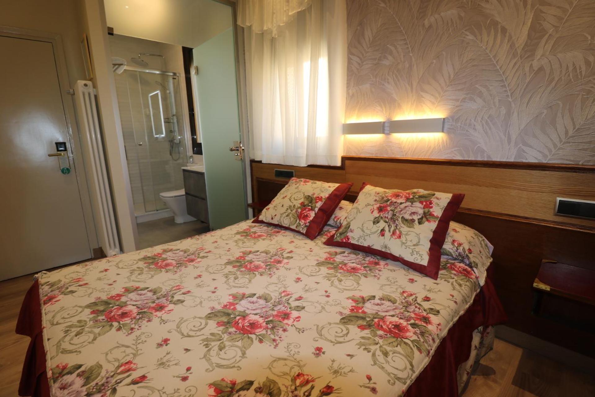 Hostal Hispano - Argentino Gran Via Madrid Ngoại thất bức ảnh