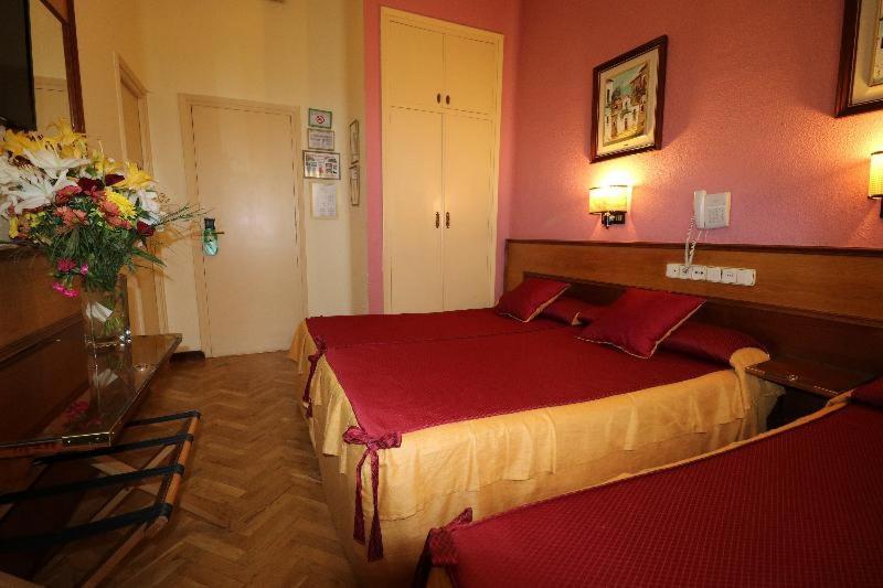 Hostal Hispano - Argentino Gran Via Madrid Phòng bức ảnh