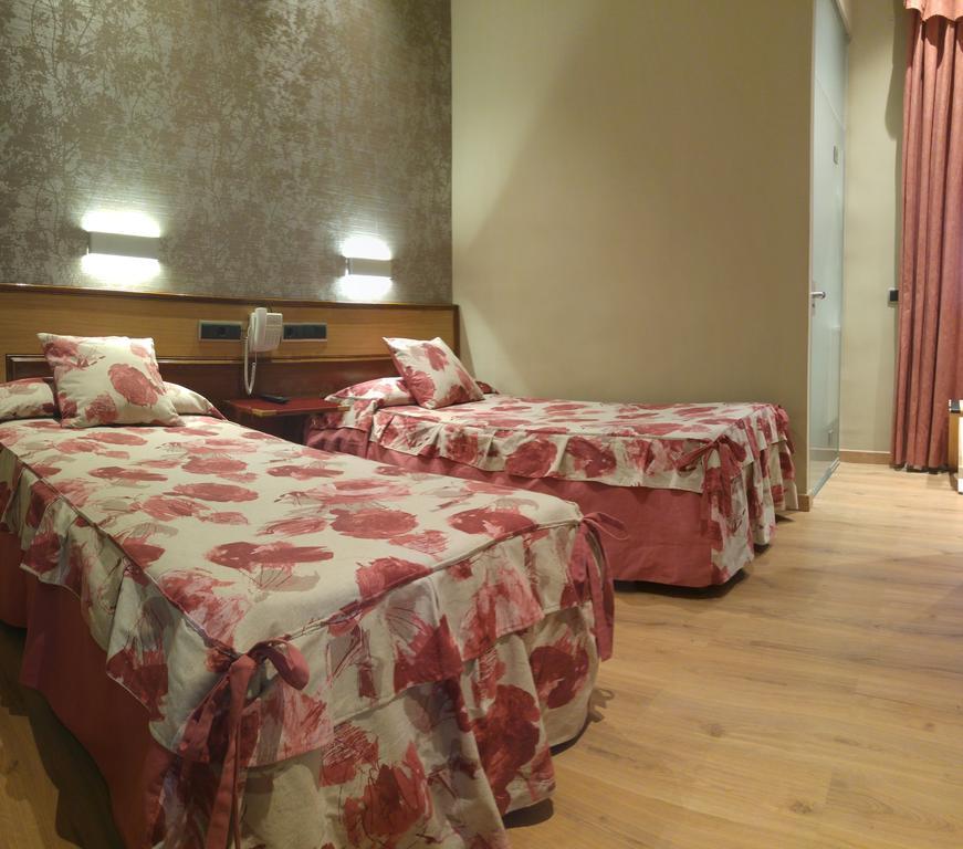 Hostal Hispano - Argentino Gran Via Madrid Ngoại thất bức ảnh